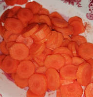 4 Karotten - in Ringe geschnitten