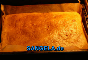 Backofen auf 200 Grad vorheizen und 10 Minuten backen