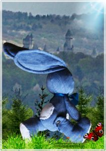 Зайчик из ткани пошёл гулять